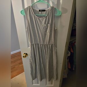 Black and White Sleeveless dress